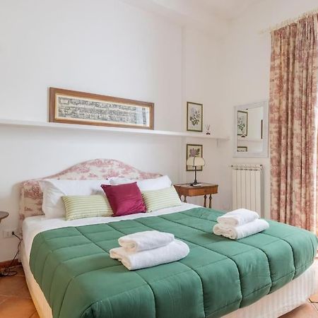 Colosseum Charming Apartment โรม ภายนอก รูปภาพ