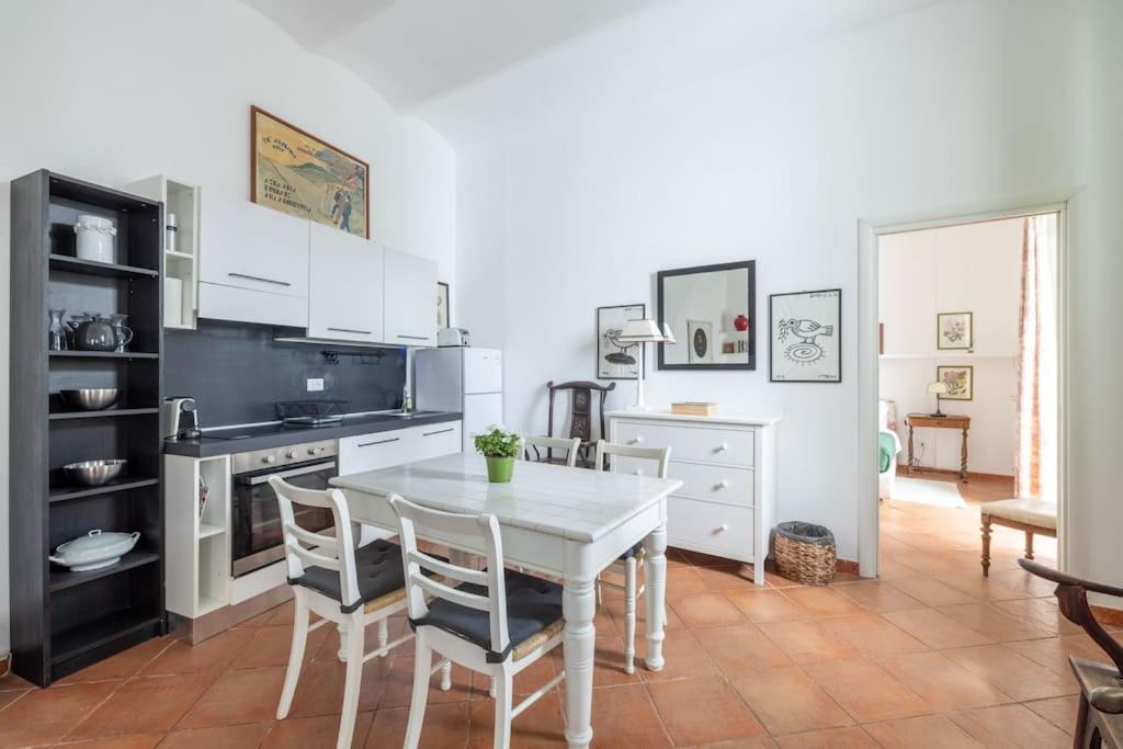 Colosseum Charming Apartment โรม ภายนอก รูปภาพ