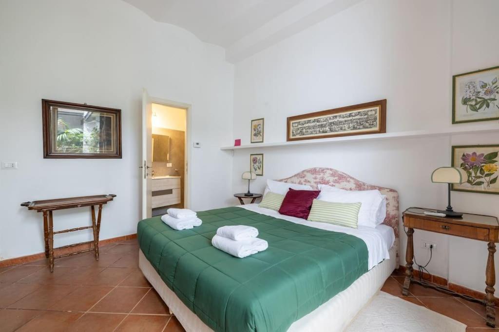 Colosseum Charming Apartment โรม ภายนอก รูปภาพ
